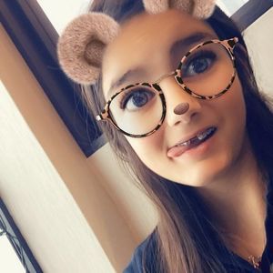 Meet your Posher, Leanne